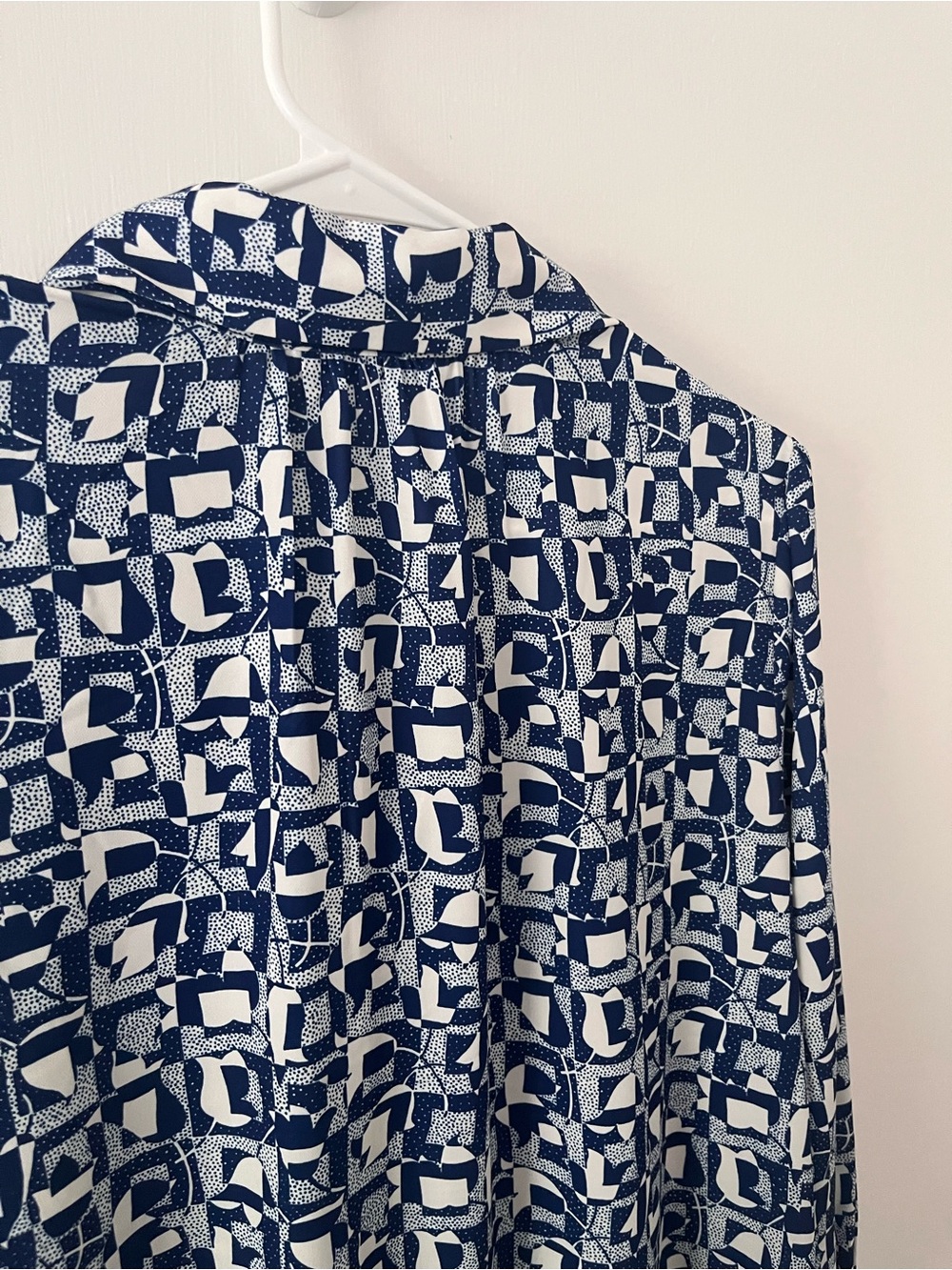 J. McLaughlin Geometric Tulip Long Sleeve Collared Hidden Button Dress Medium - Picture 6 of 13